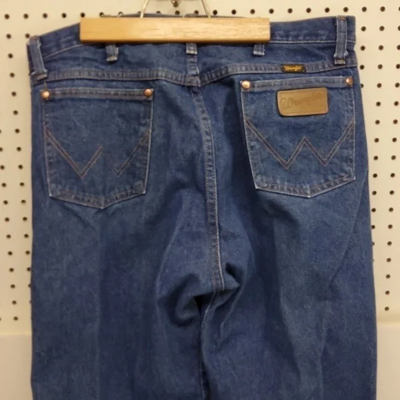 Wrangler 13MWZ men's size 36 x34 jeans EUC - Picture 3 of 6